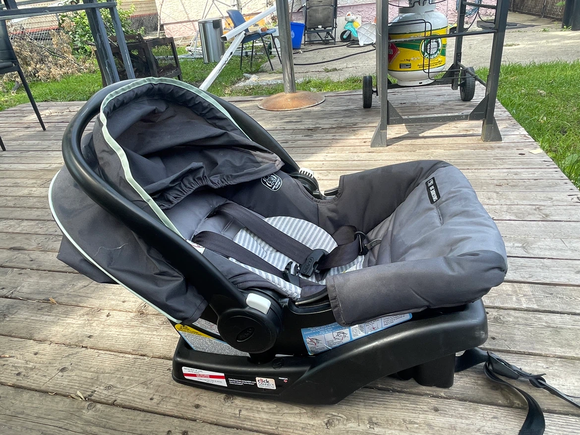 Graco SnugRide 30 Infant Car Seat - photo 2
