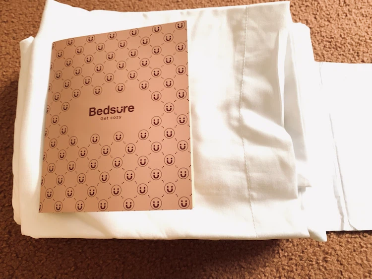 Queen size duvet cover and pillowcase set