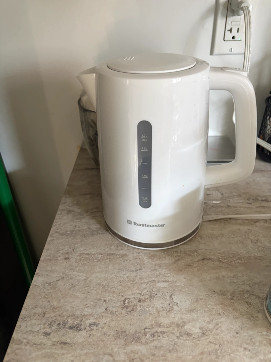 Toastmaster White Electric Kettle