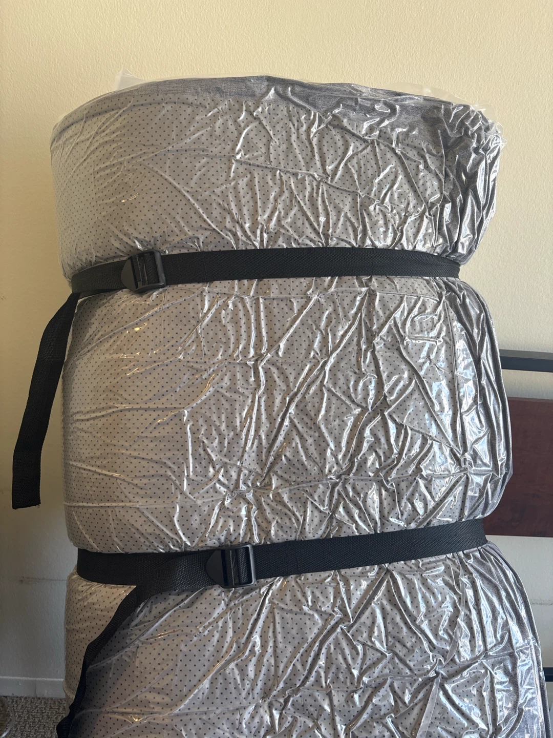 Vaccum Packed Queen Size Mattress - Easy to Transport - photo 3