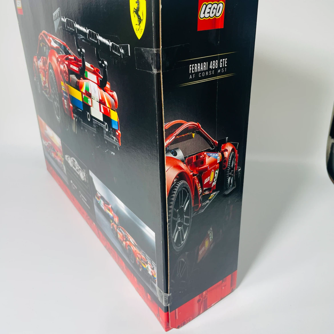 LEGO 42125 Technic Ferrari 488 GTE AF Corse #51 - photo 3
