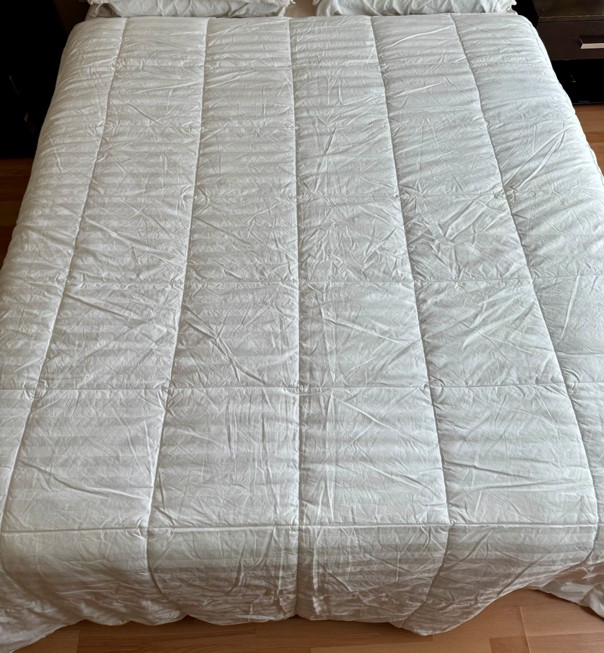 Sealy Queen Sized Comforter