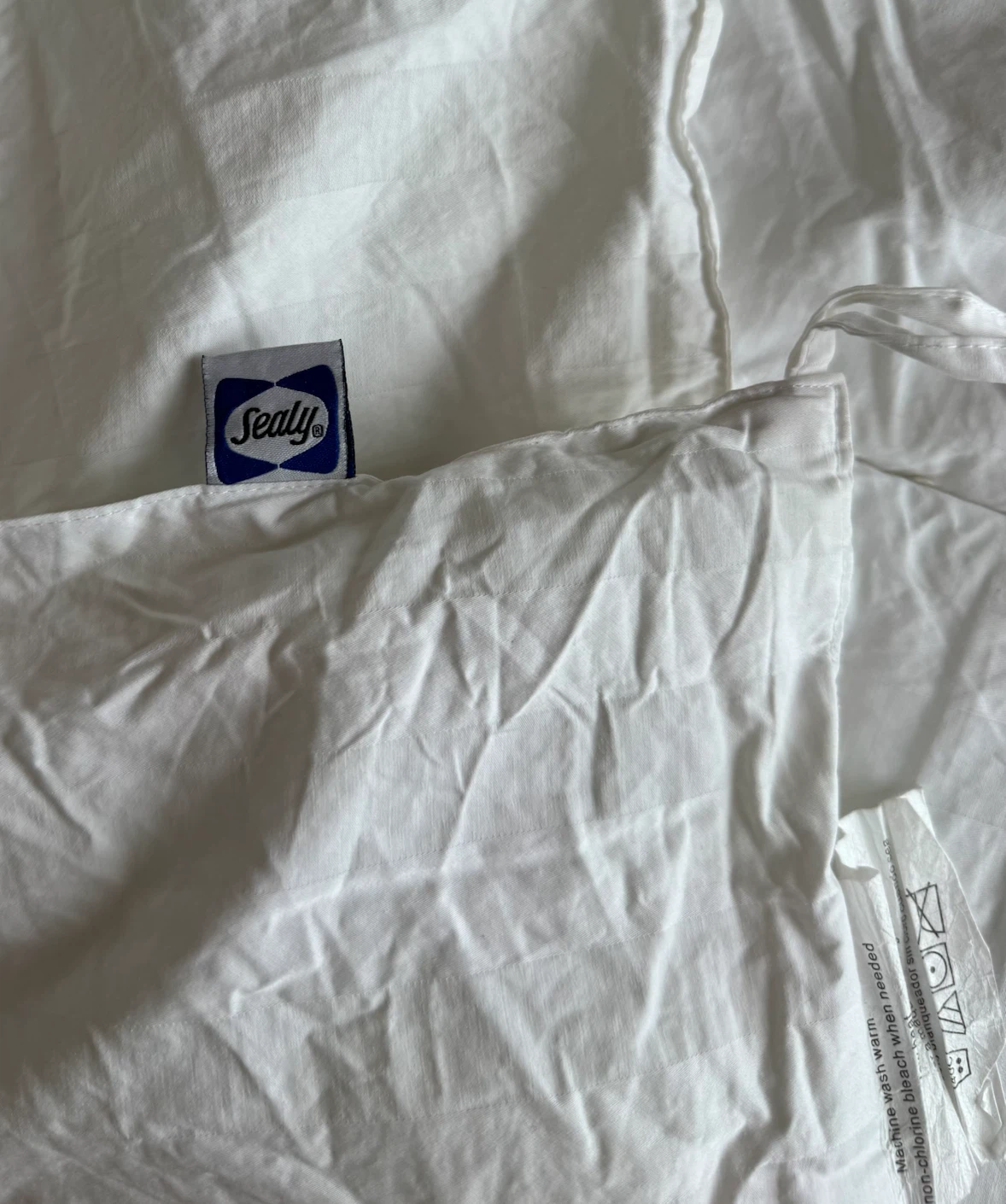 Sealy Queen Sized Comforter - photo 2