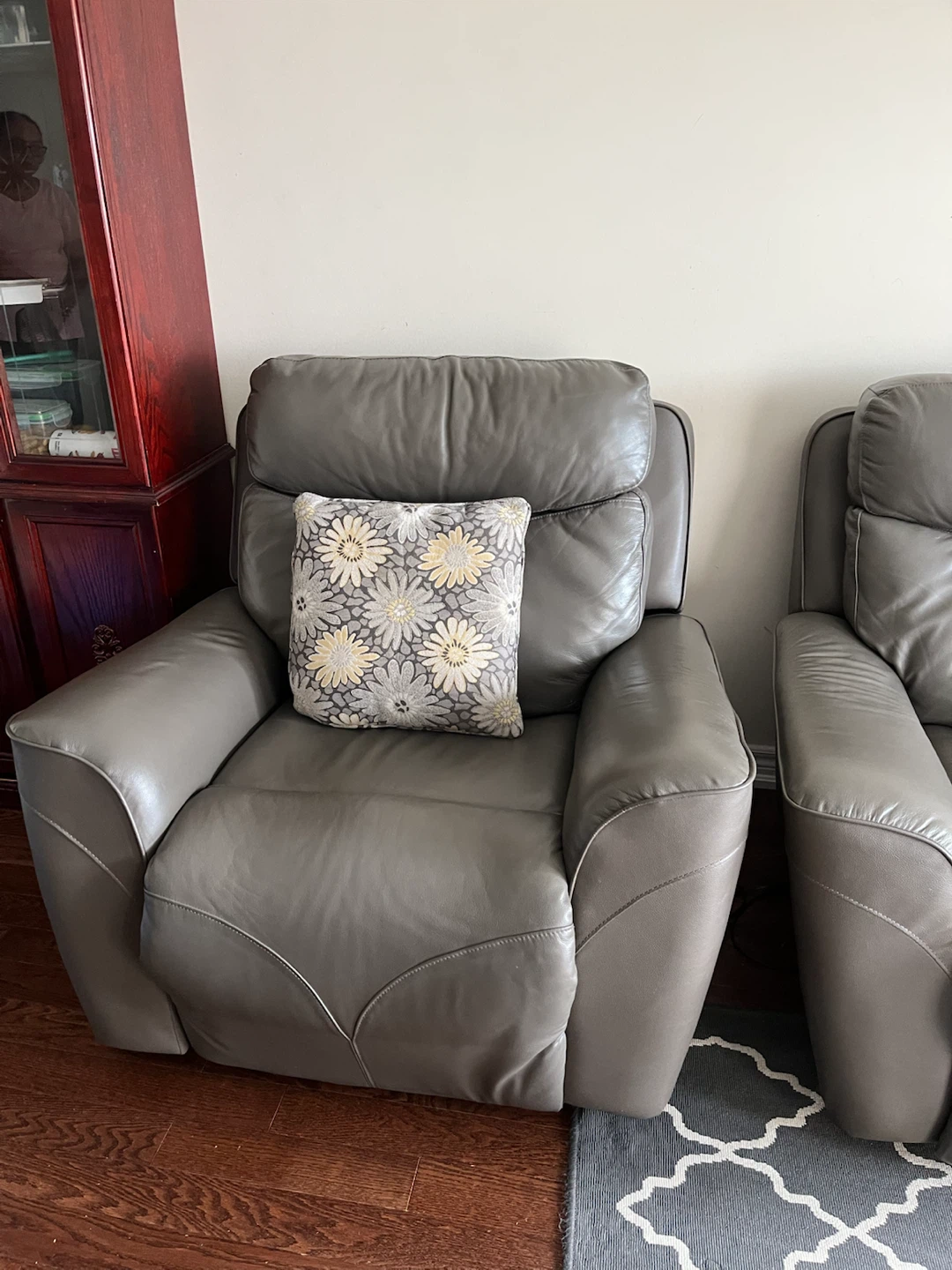 Grey Leather Recliner Sofa set - photo 3
