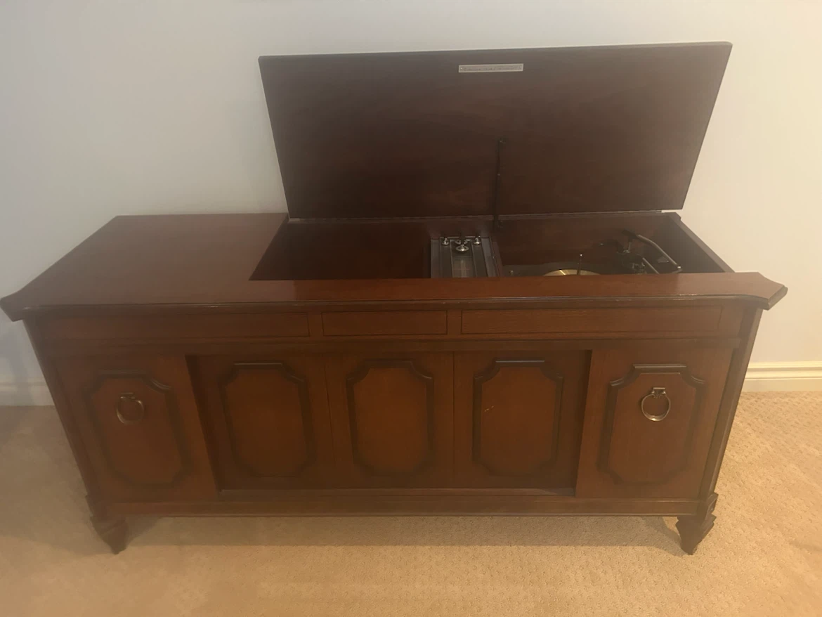 70’s Home Stereo unit, solid wood - photo 2
