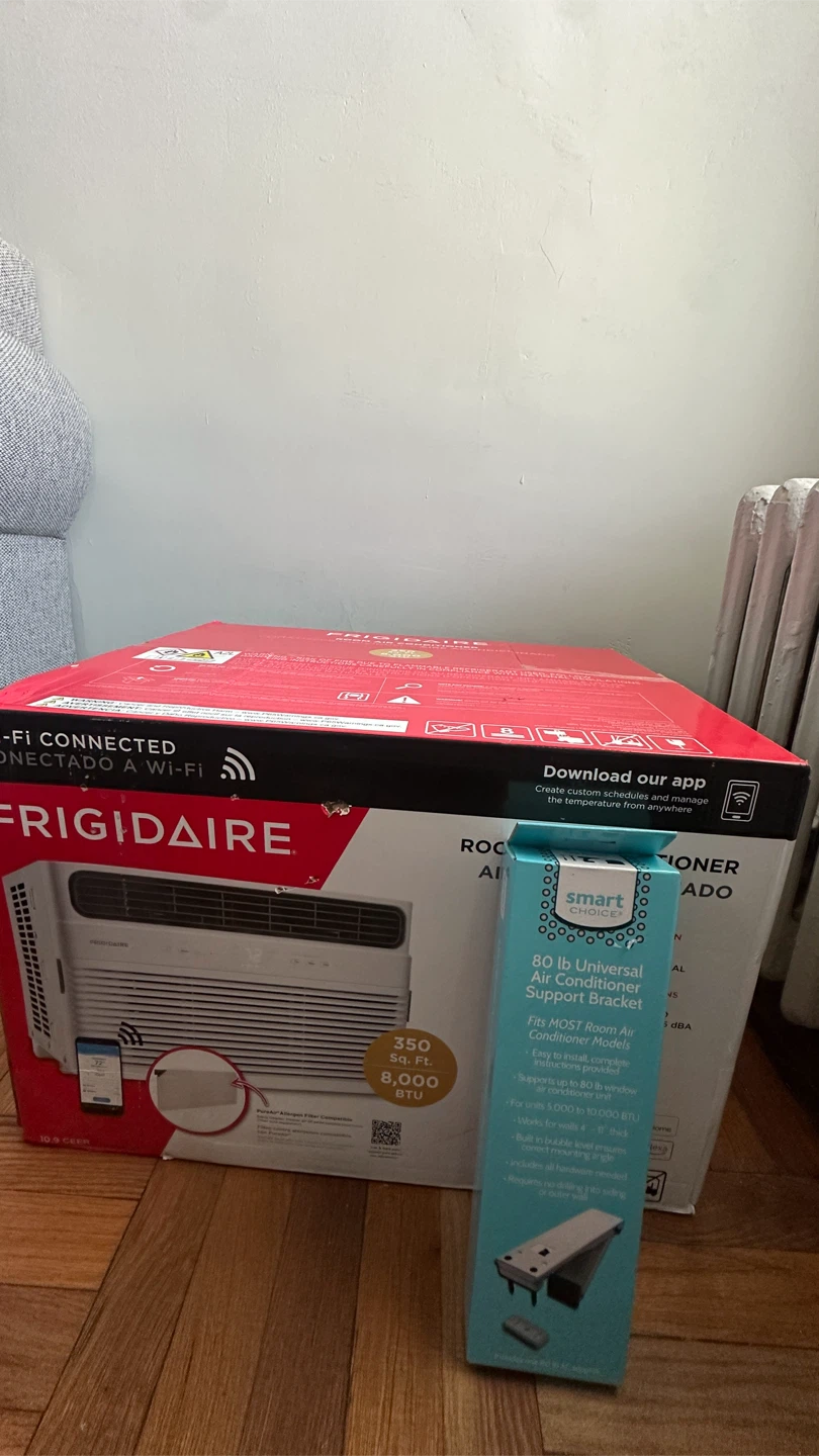 Frigidaire Air Conditioner 8,000 BTU  + Support Bracket