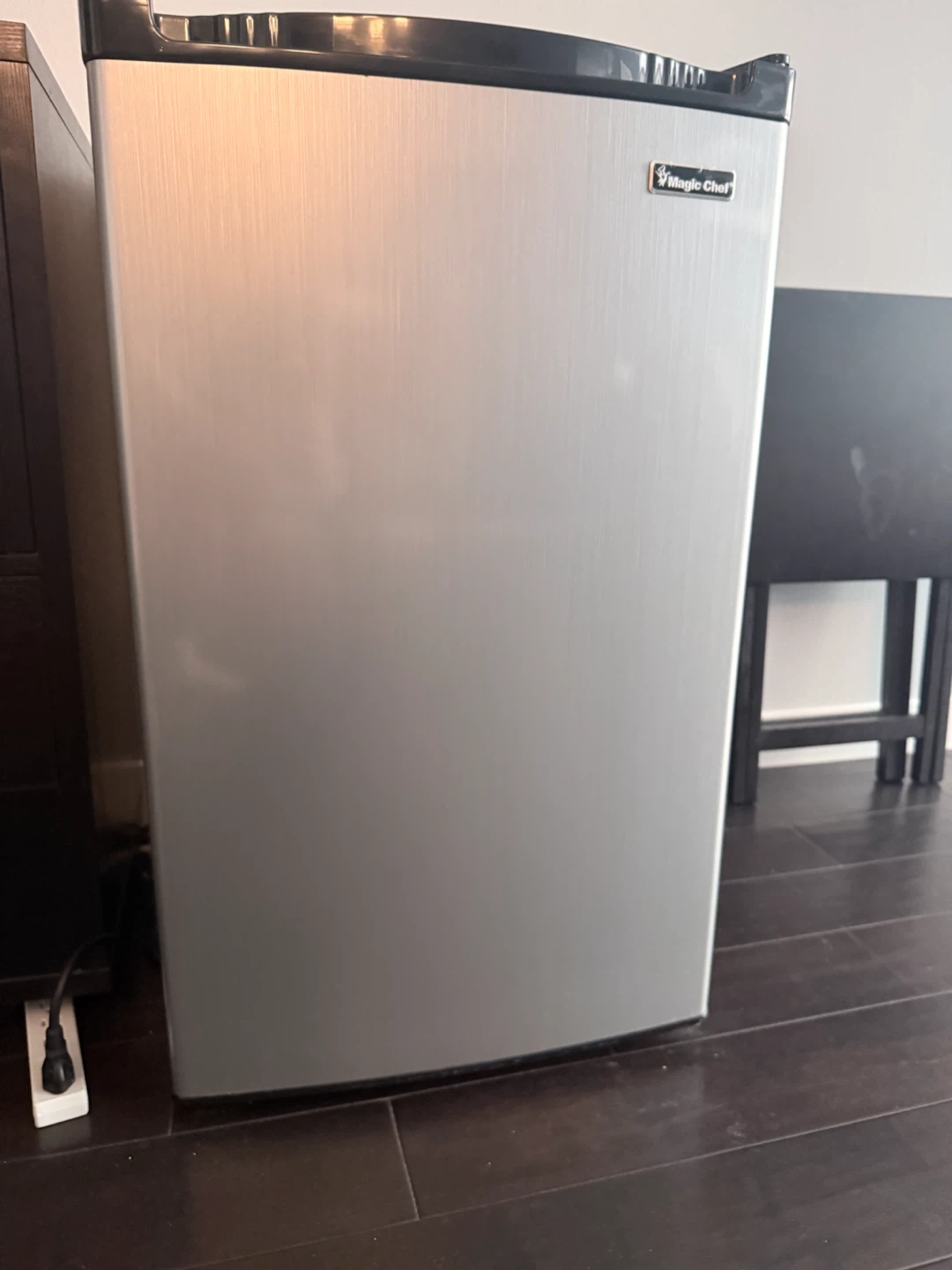 Magic Chef Mini Fridge - photo 4