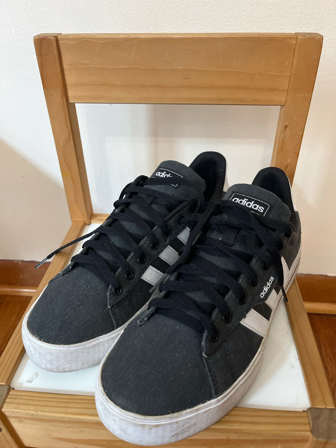 Adidas Sneakers - Black/White