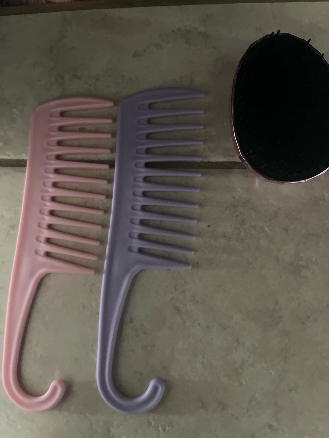 2 Wide Tooth Detangling Combs