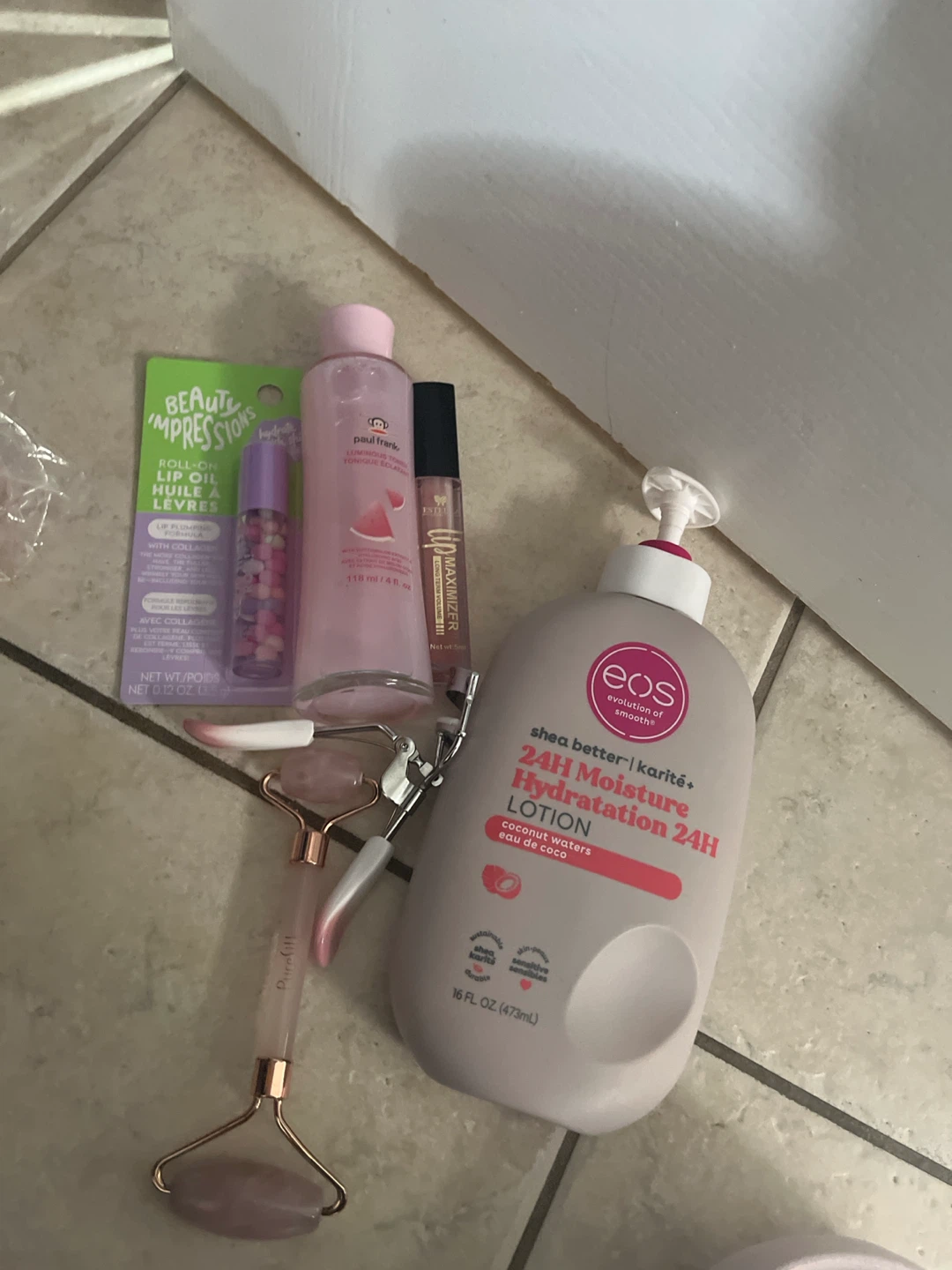 EOS 24H Moisture Lotion & Beauty Items