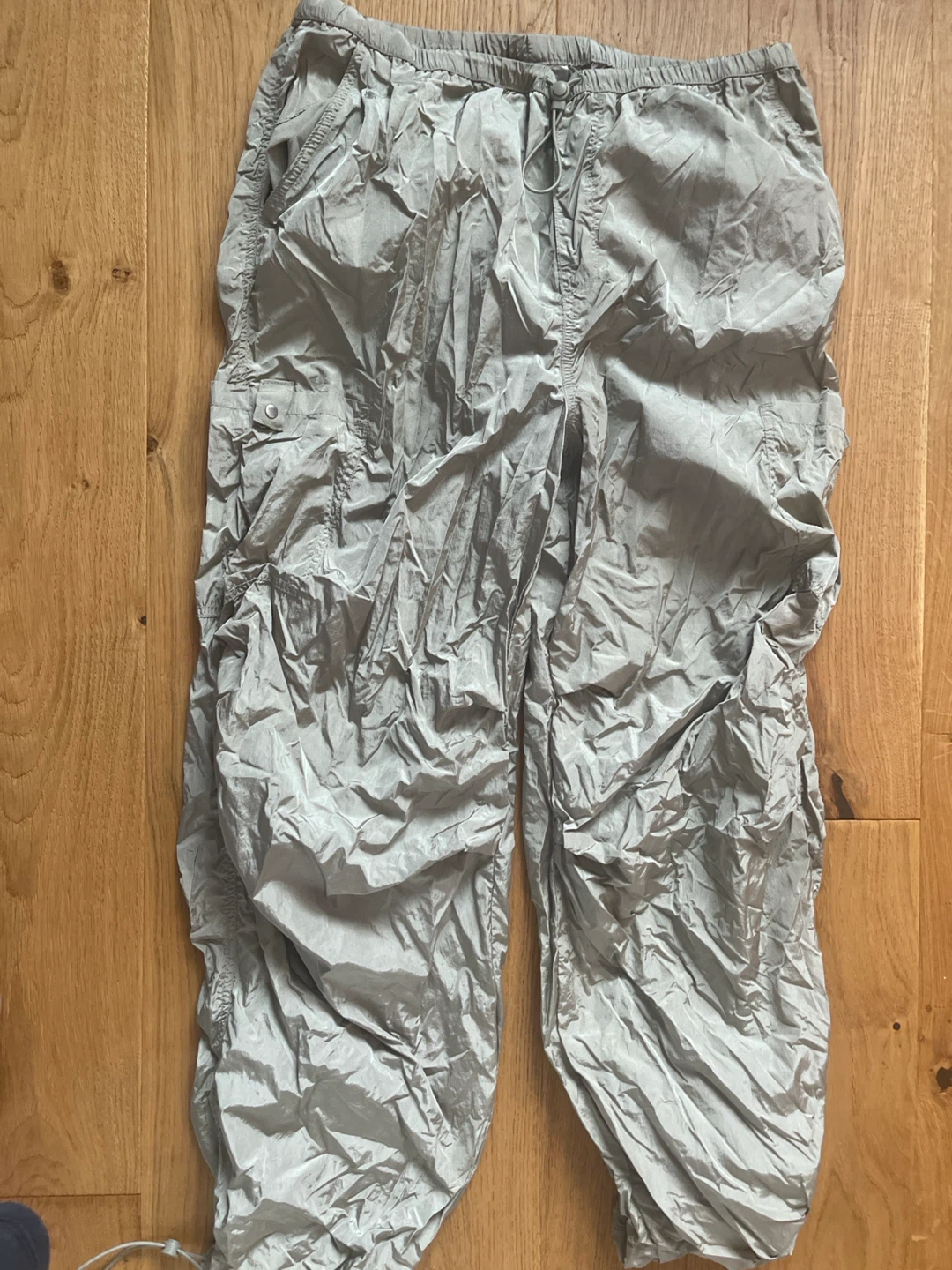 Light green cargo pants