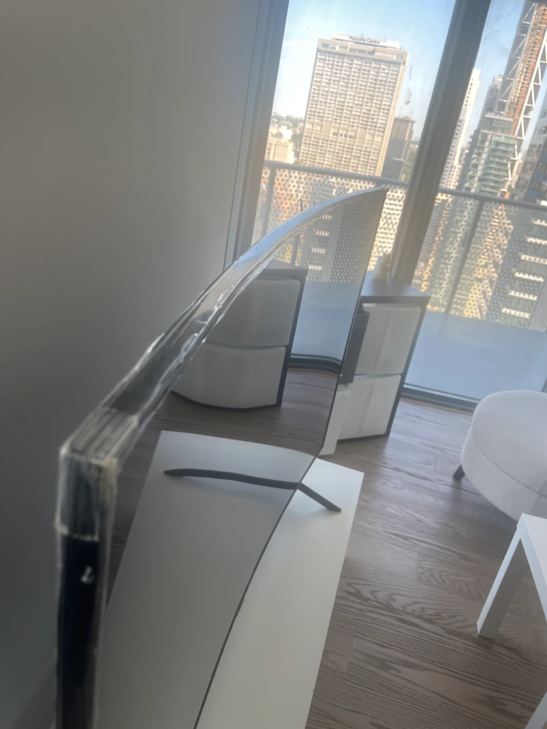 Samsung 65 inch 4K Smart TV - photo 2