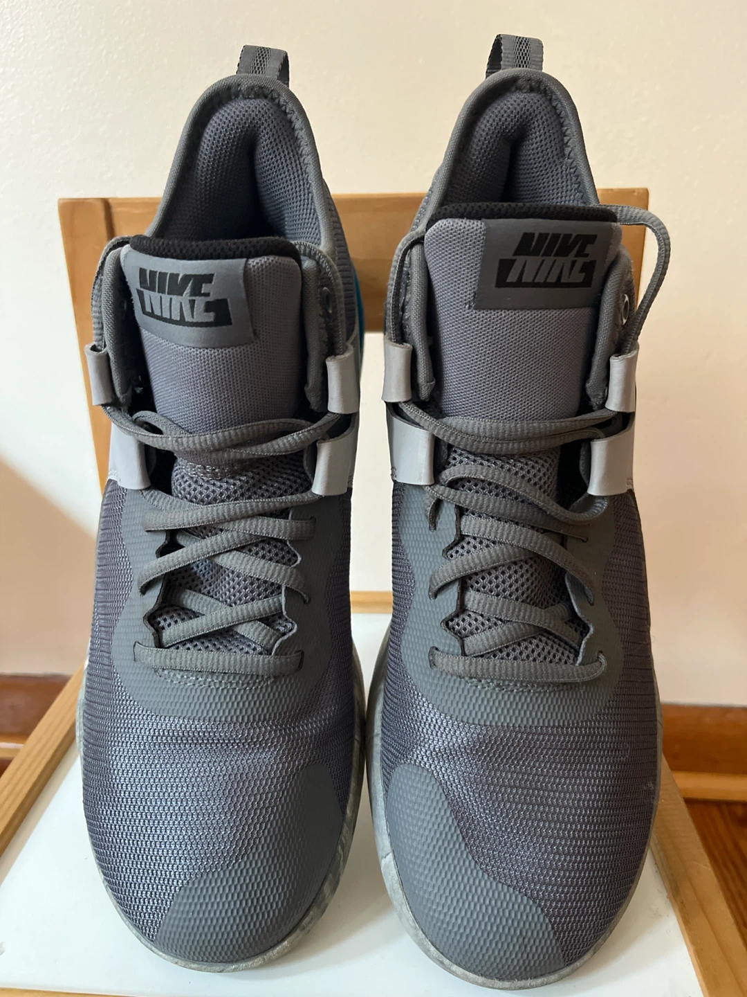Nike Men's Grey Training Shoes