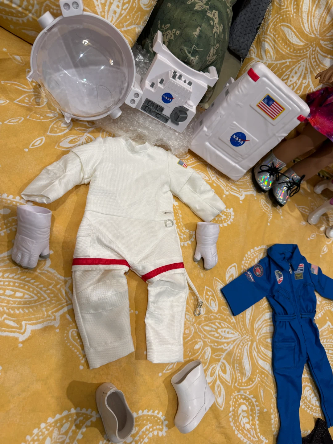 American Girl doll complete white astronaut’s outfit