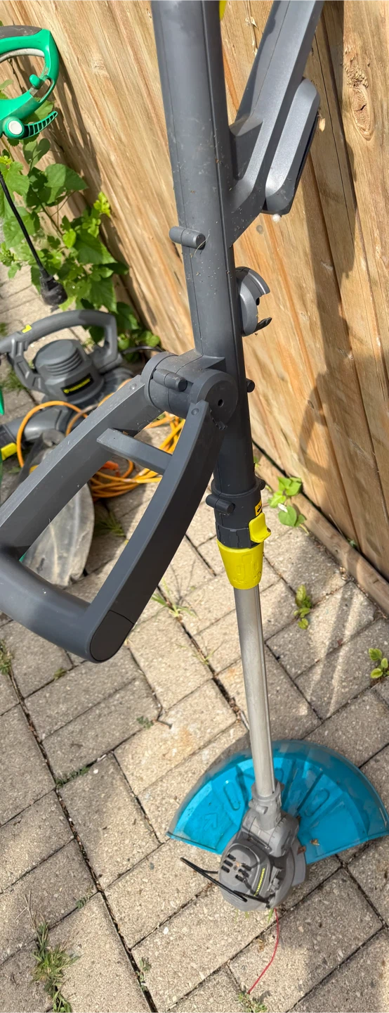 Yardworks Trimmer battery - photo 3