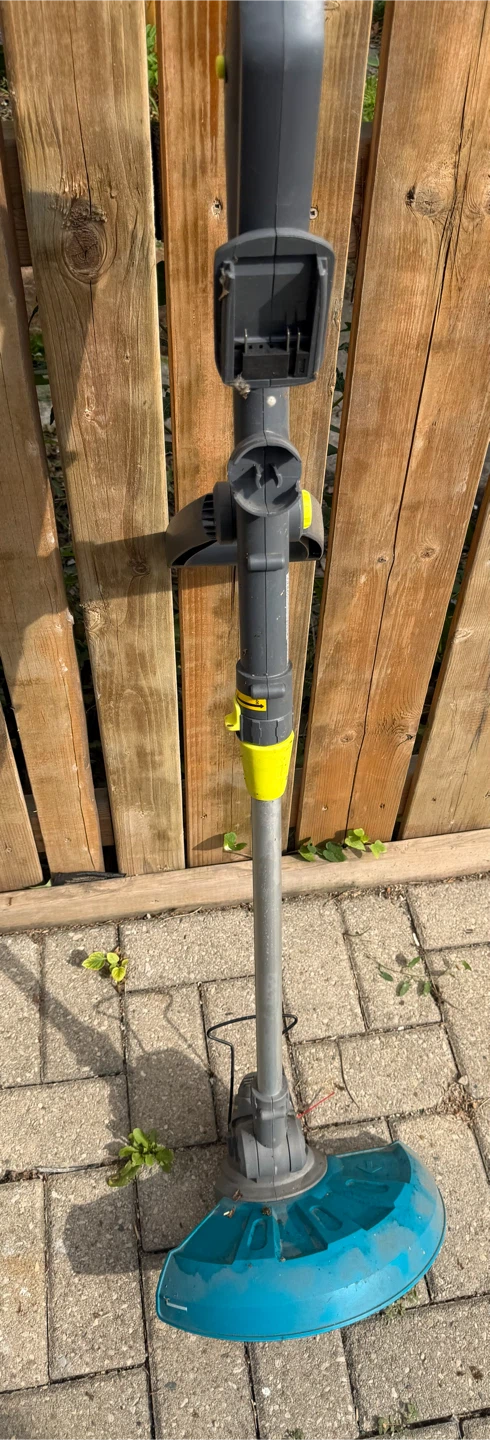 Yardworks Trimmer battery - photo 4