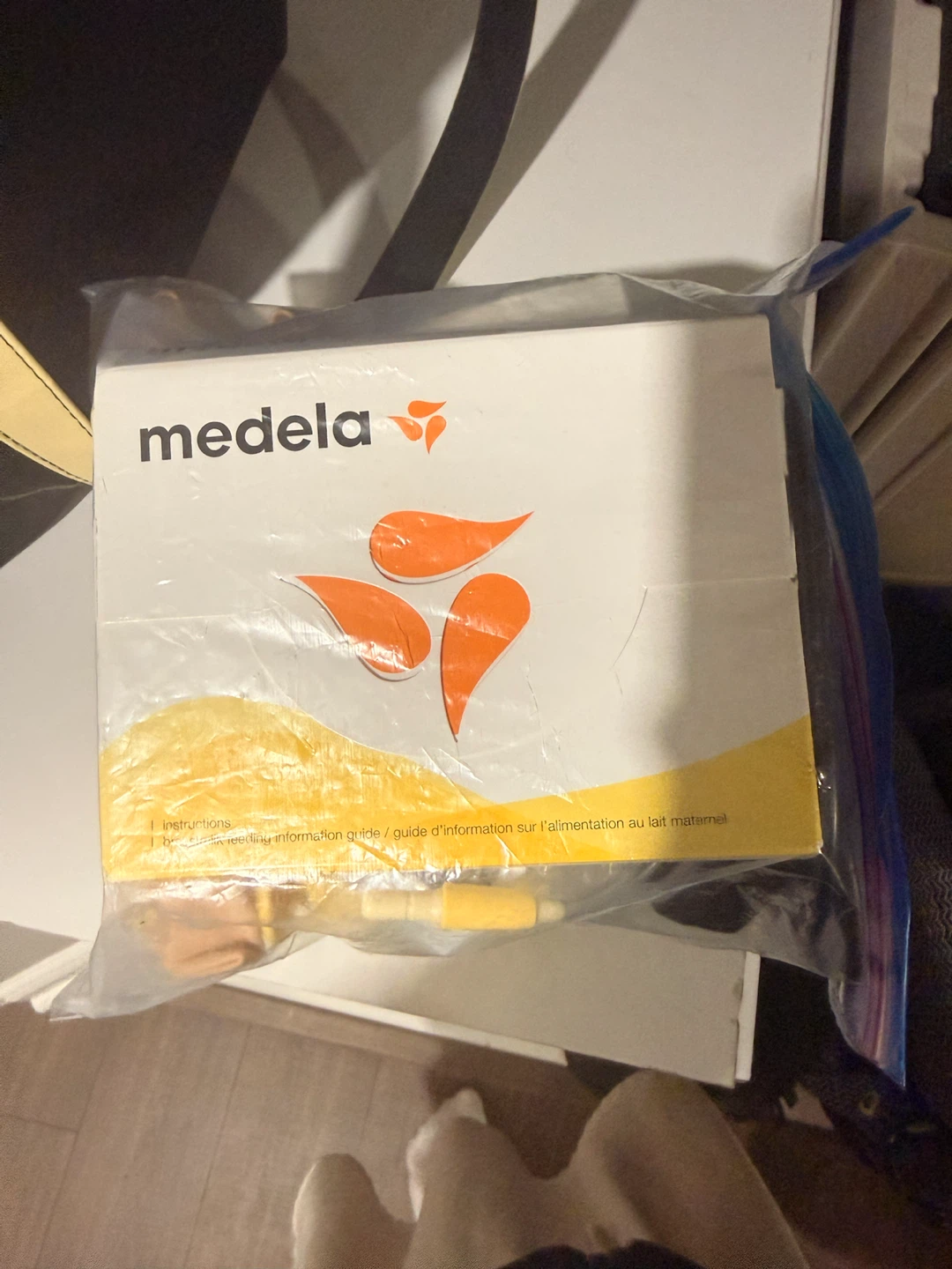 Medela Freestyle Breast Pump with Tote Bag and Accessories - photo 3