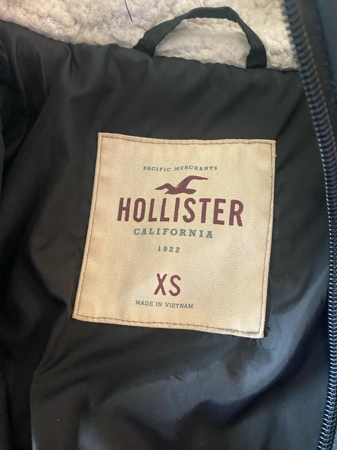 Hollister Quilted Puffer Jacket - photo 3
