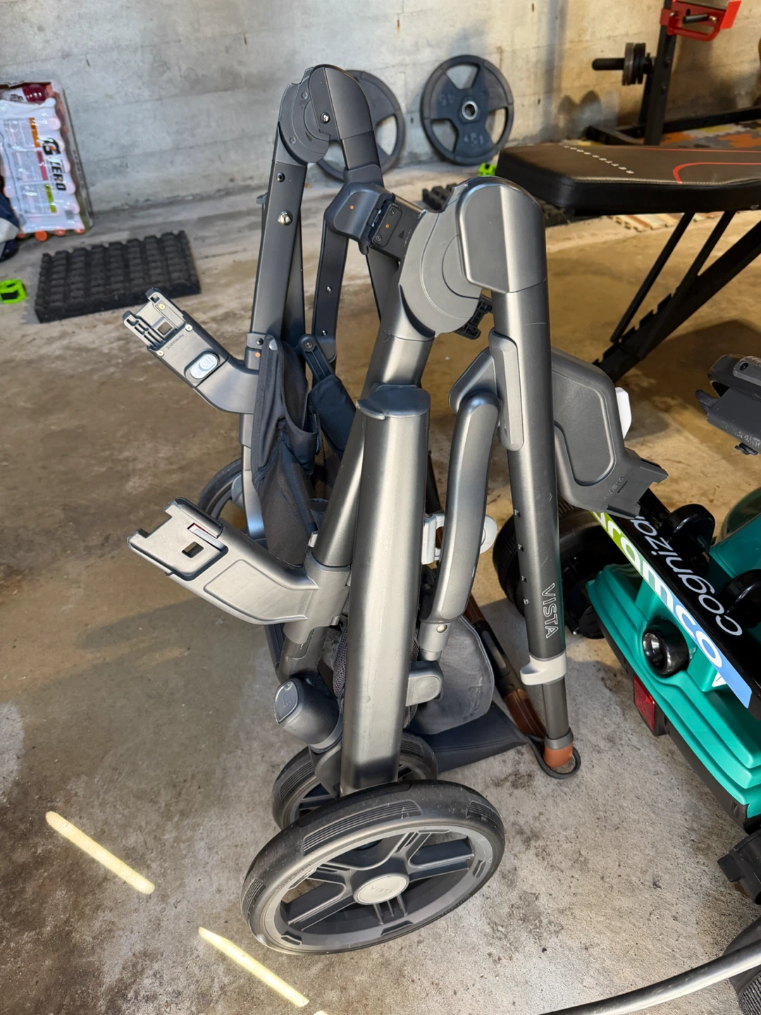 Uppababy Vista V3 + upper and lower adapters - photo 4