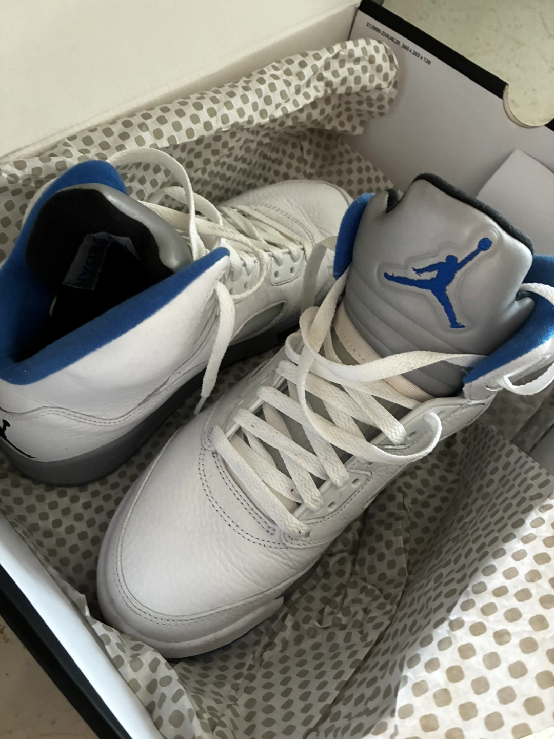 authentic air Jordan 5’s- retro stealth 2.0