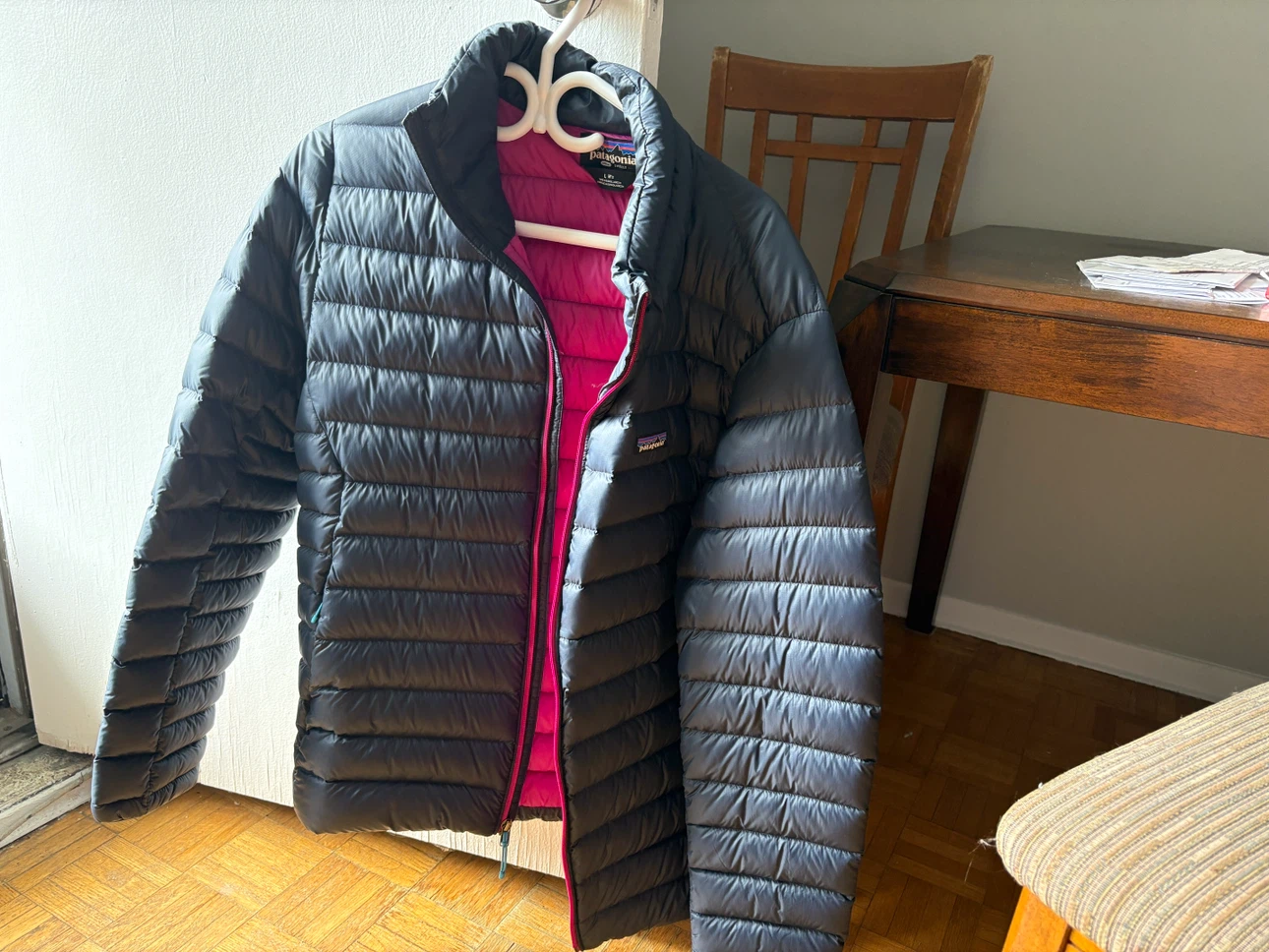 Patagonia down sweater pitch blue with magenta lining size large