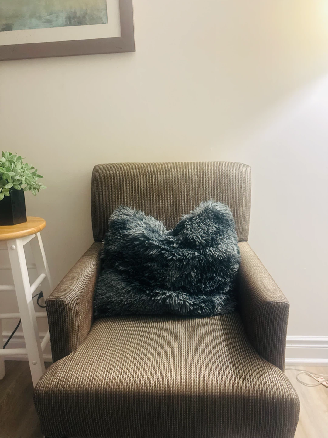 Pair of Modern Brown Accent Chairs (2 Chairs) – Great Condition! - photo 5
