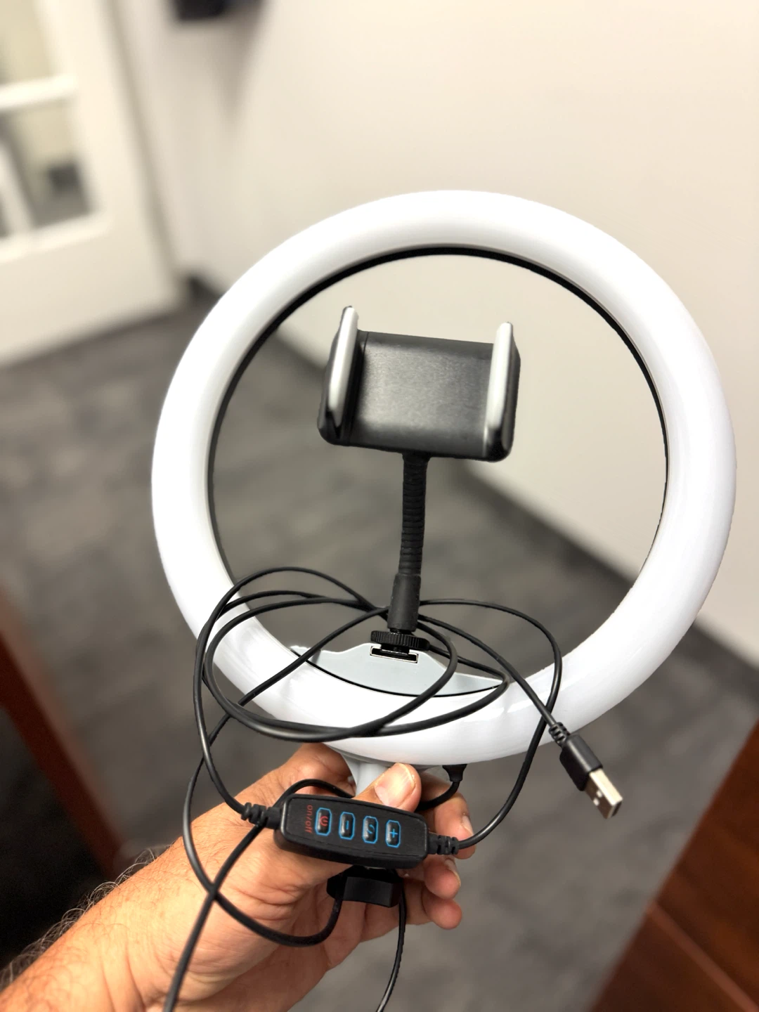 Ring Light with Phone Holder - photo 4