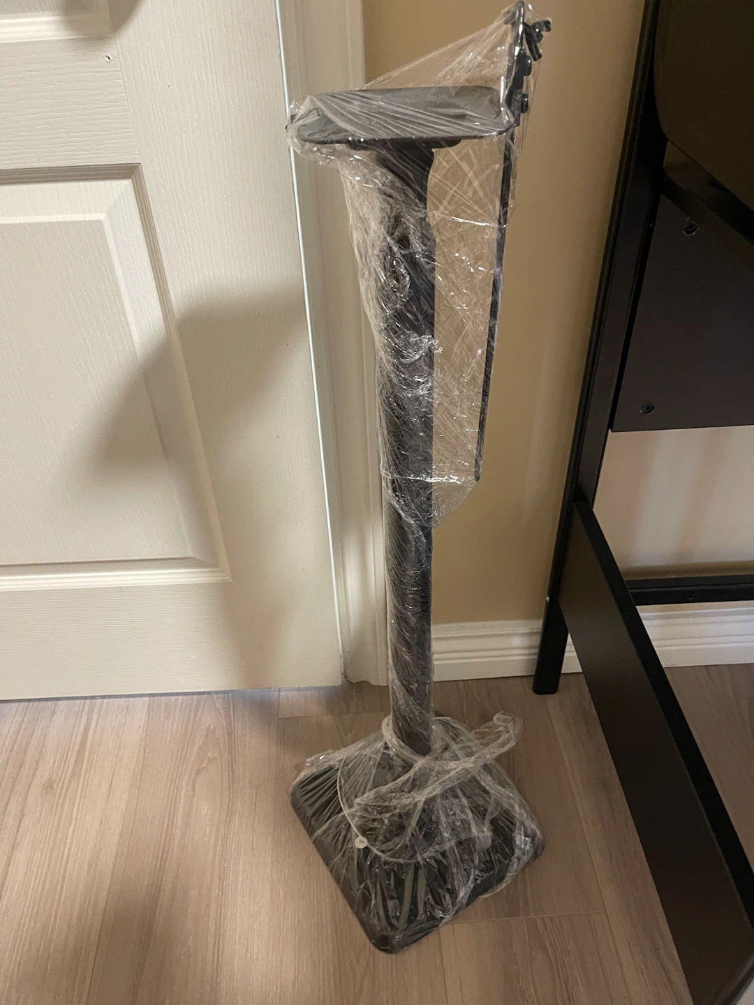 Pair of Black Speaker Stands - photo 2