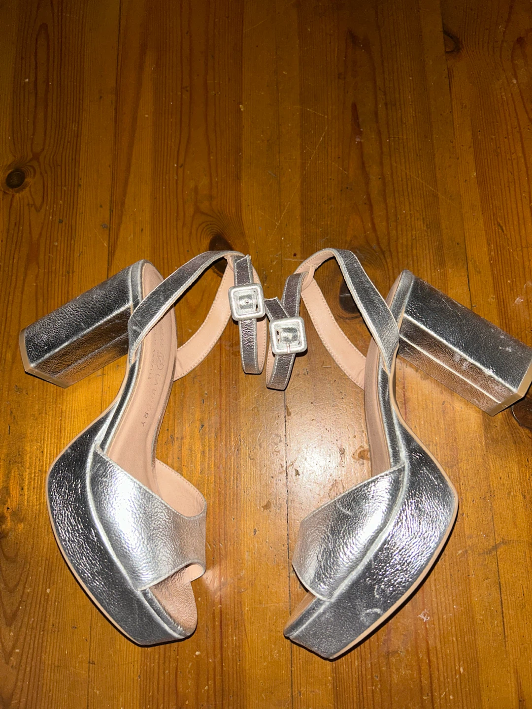 Chinese Laundry Silver Platform 4” Block Heels SZ 8.5
