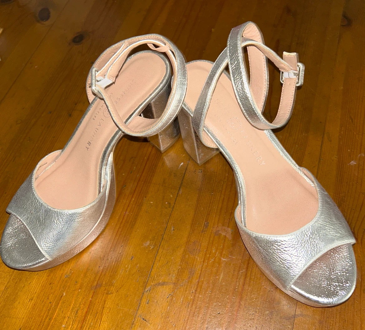 Chinese Laundry Silver Platform 4” Block Heels SZ 8.5 - photo 2