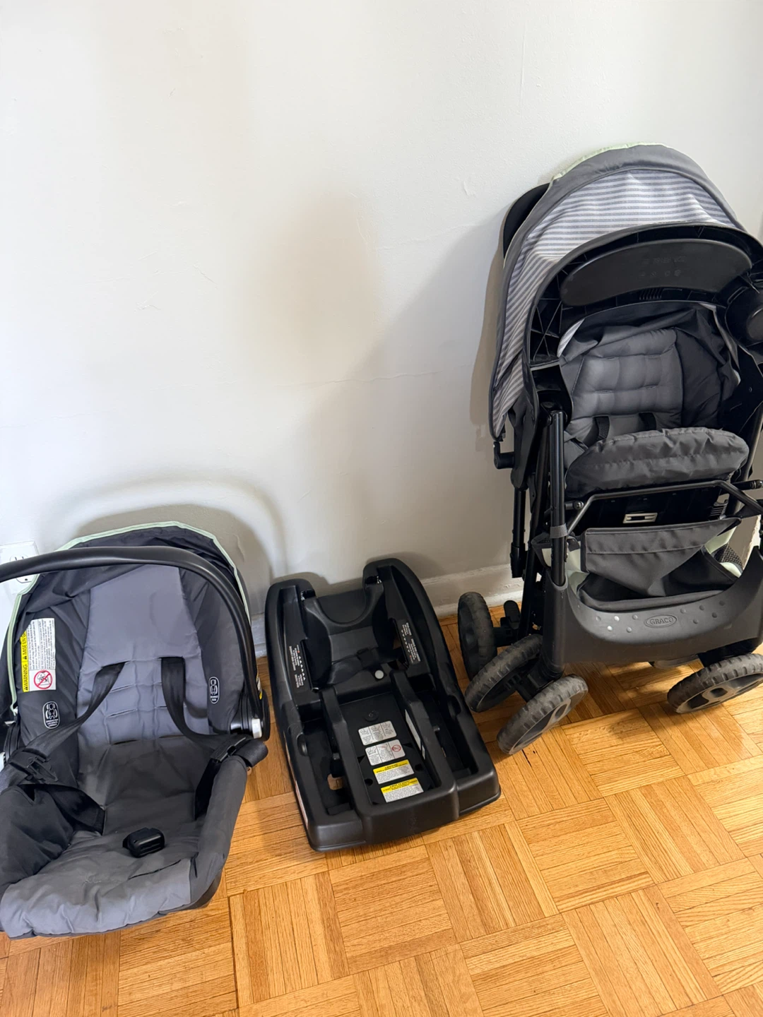 Graco Infant Car Seat and Stroller Travel System