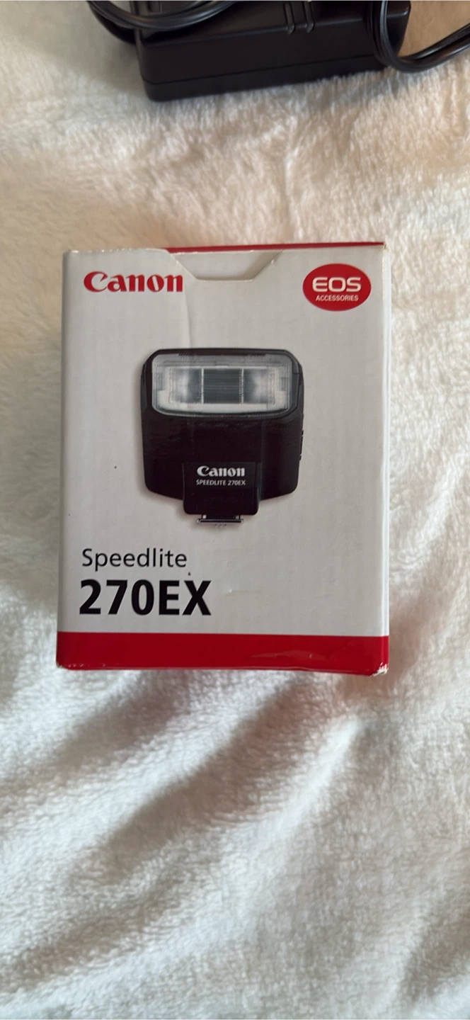 Canon EOS Rebel T3 Camera Bundle with Lens and Flash - photo 2