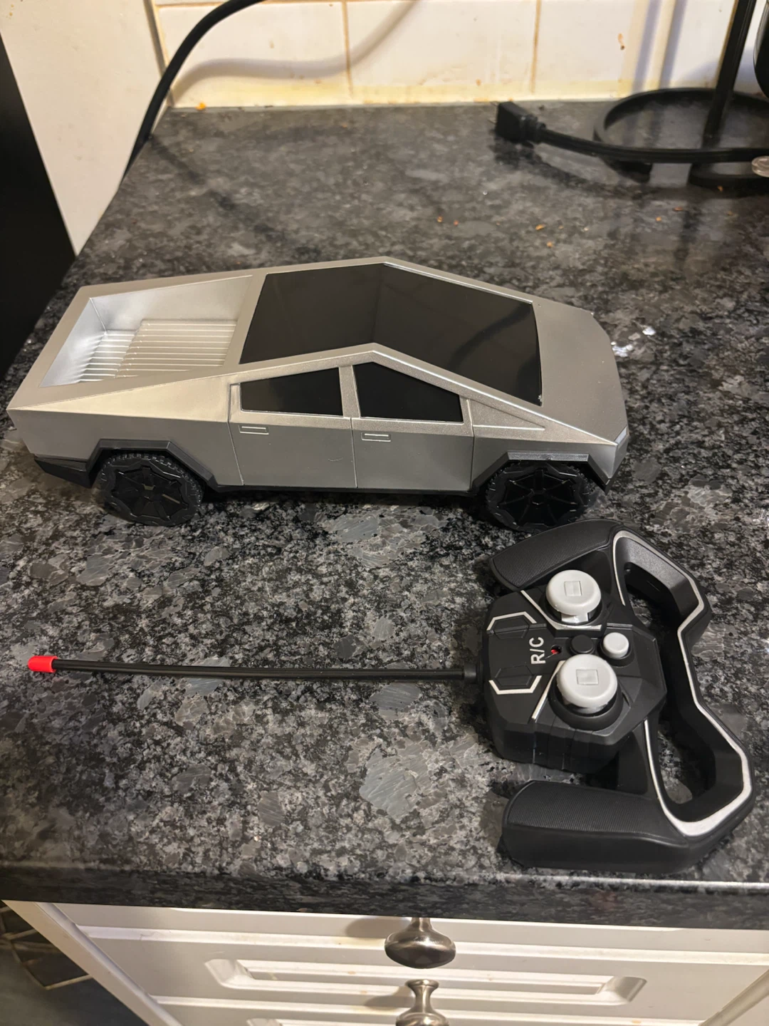 RC Electric Truck Toy - photo 5