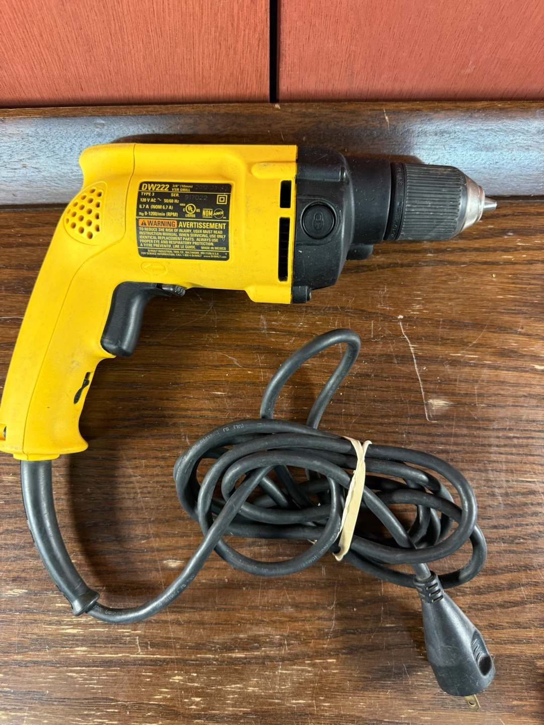 DEWALT 3/8-INCH VSR 0-1,200 RPM DRILL 6.7A KEYLESS CHUCK - photo 2
