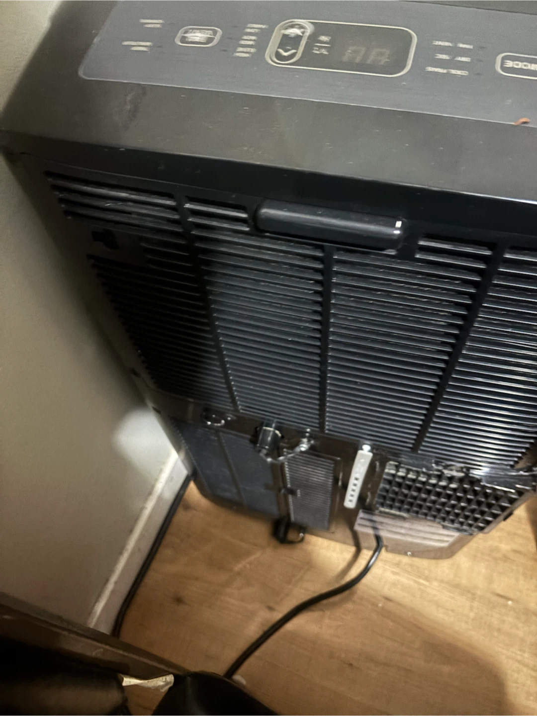 LG Portable Air Conditioner - photo 2