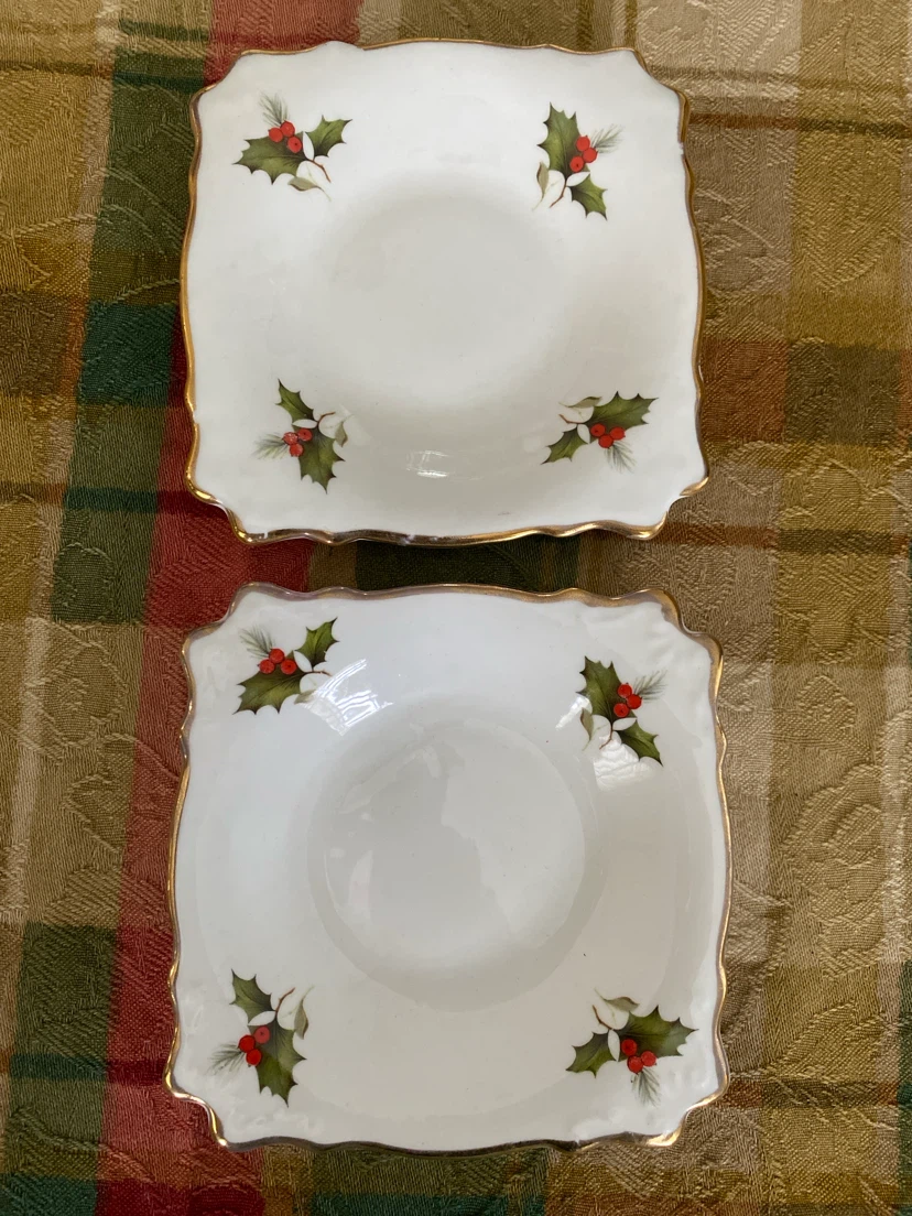 Sunrise Fine Bone China Saucers (Set of 2) - Holly Design - photo 2