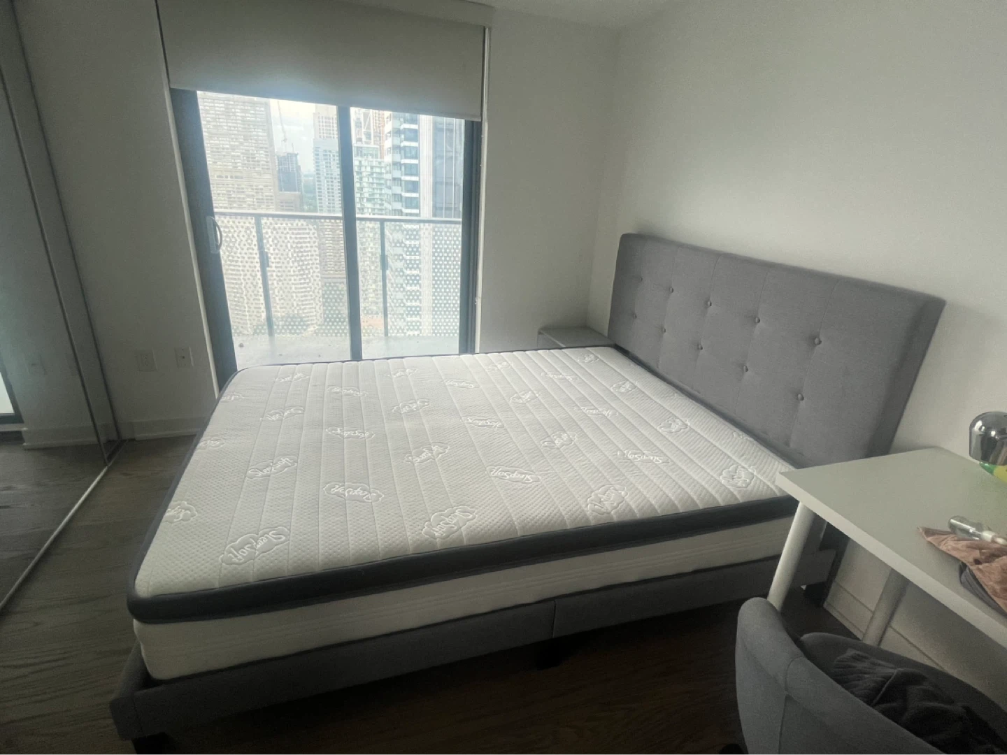 Structube Grey Upholstered Headboard queen Bed Frame - photo 3