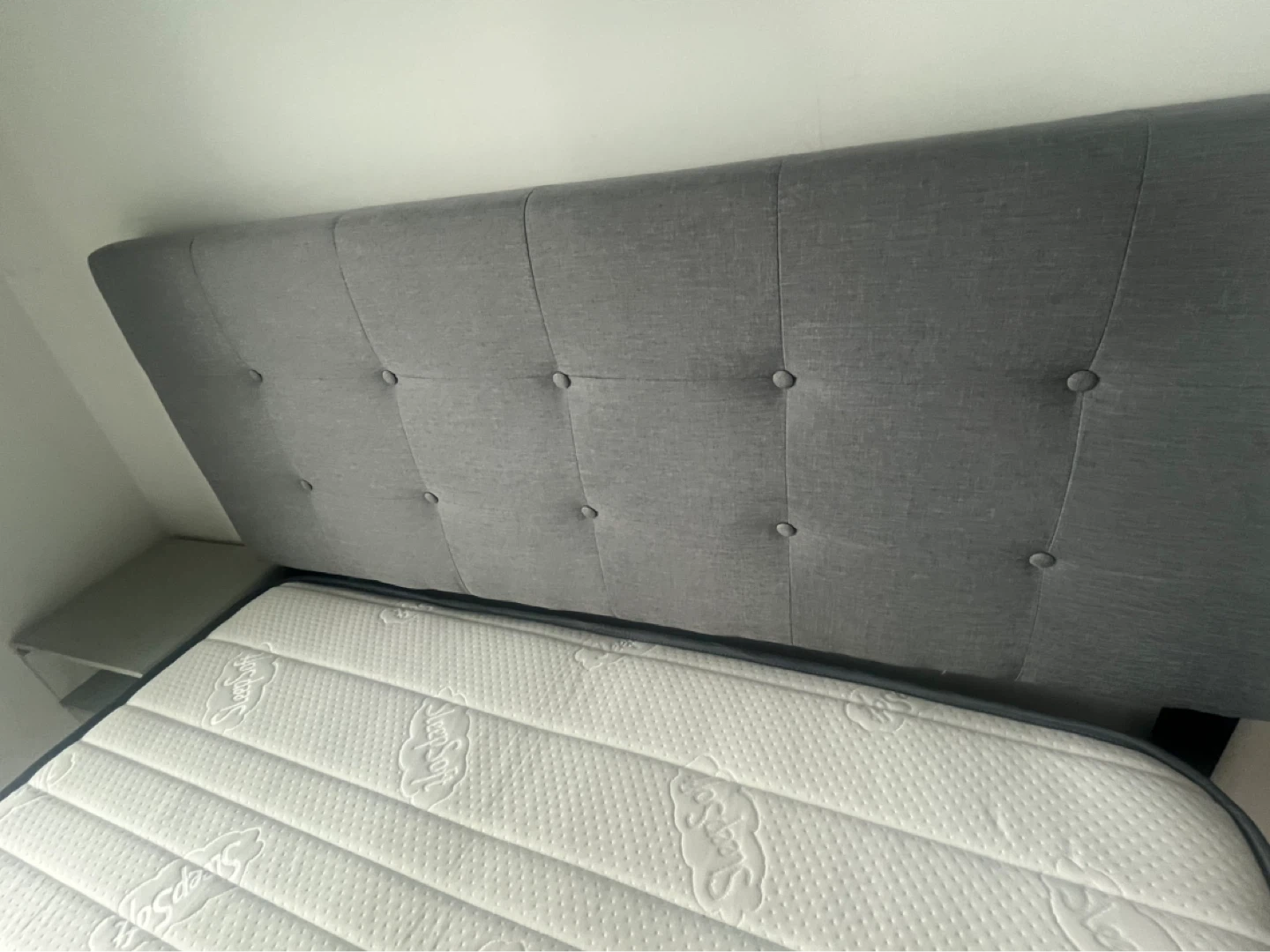 Structube Grey Upholstered Headboard queen Bed Frame - photo 5