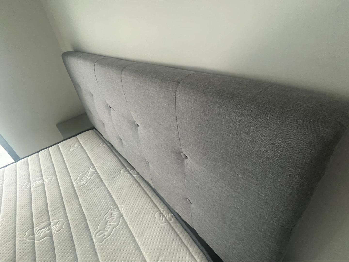 Structube Grey Upholstered Headboard queen Bed Frame - photo 4