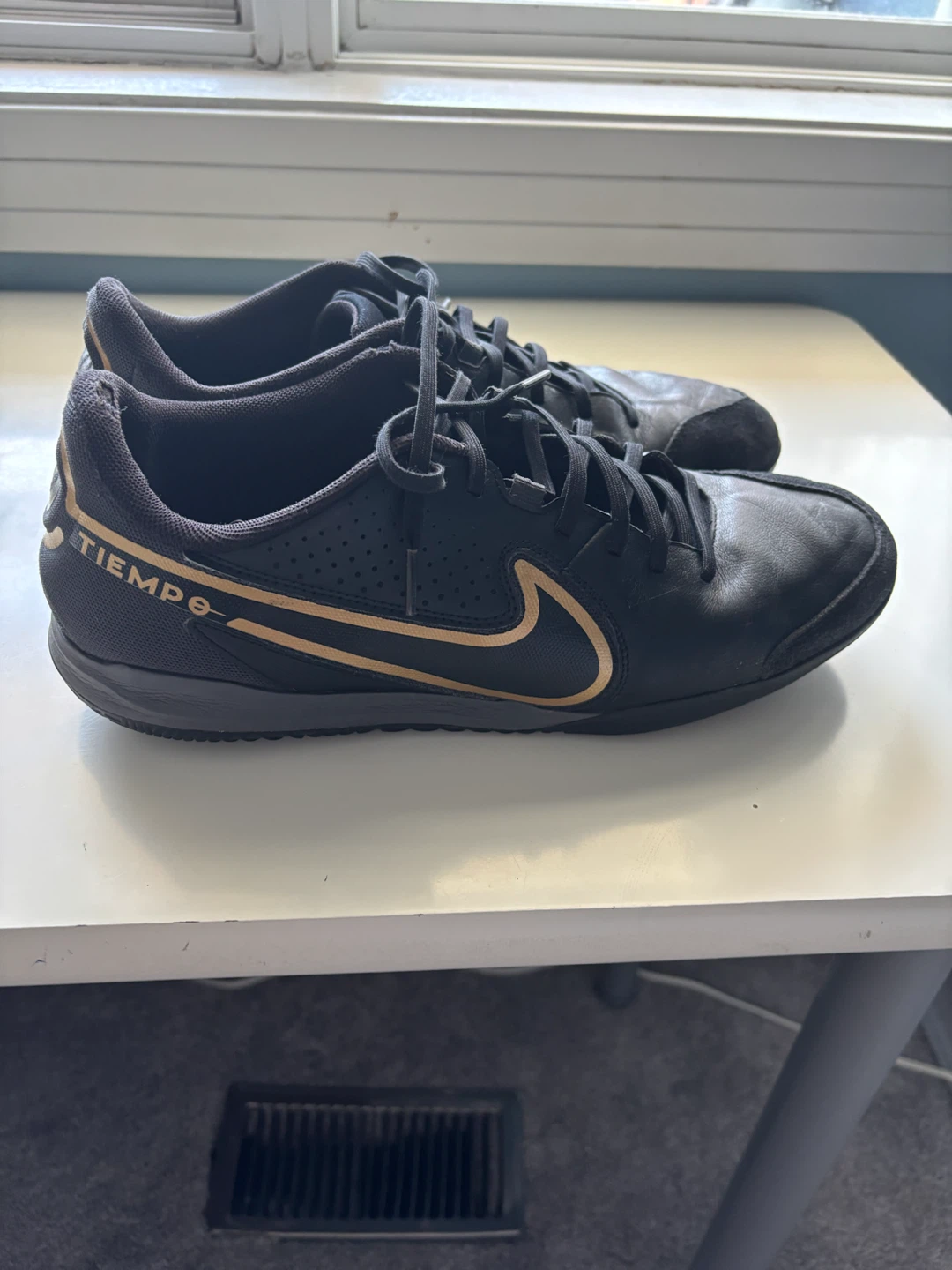 Nike Tiempo Indoor Soccer Shoes, size US 11 (evro 43) - photo 4
