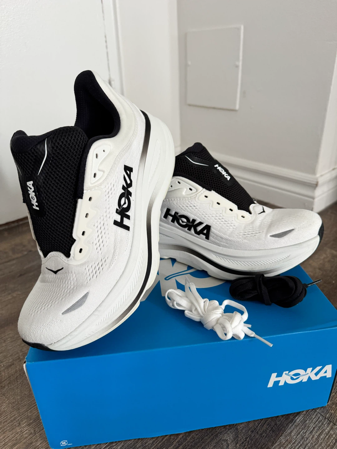 Hoka Bondi 9 Men's Running Shoes White/Black Size 9D