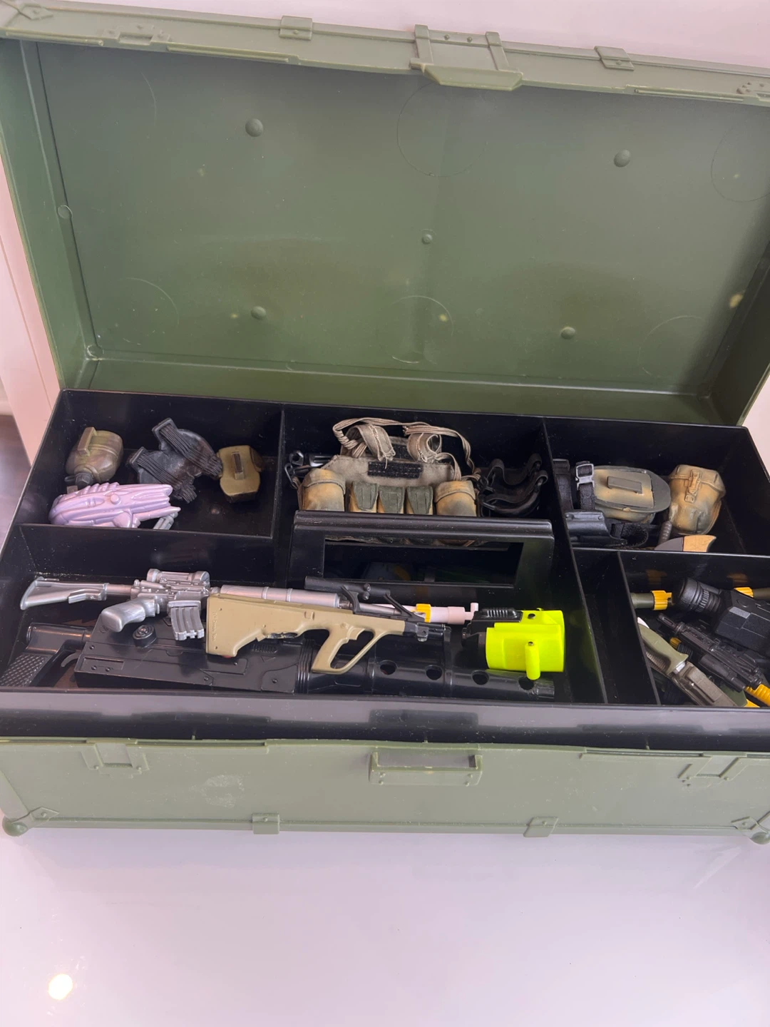 Vintage 1997 GI Joe Action Soldier Footlocker Trunk - photo 4