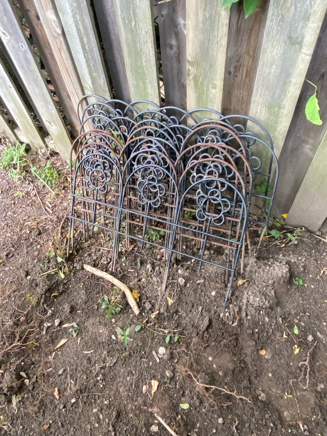 Set of 22Garden Border Edging Fencing Stakes