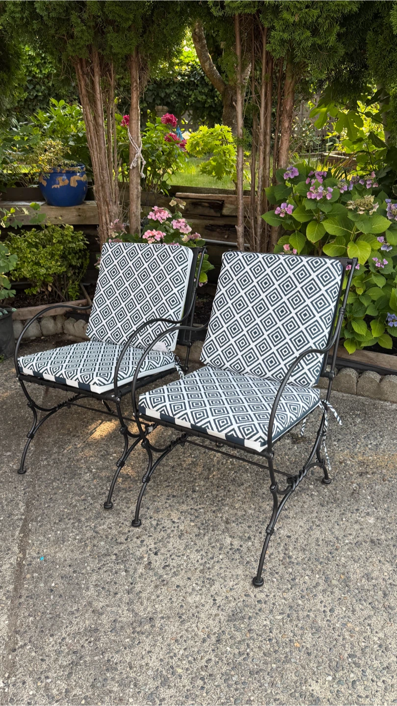 Pair of Black wrought iron Chairs with Geometric Cushions - photo 2