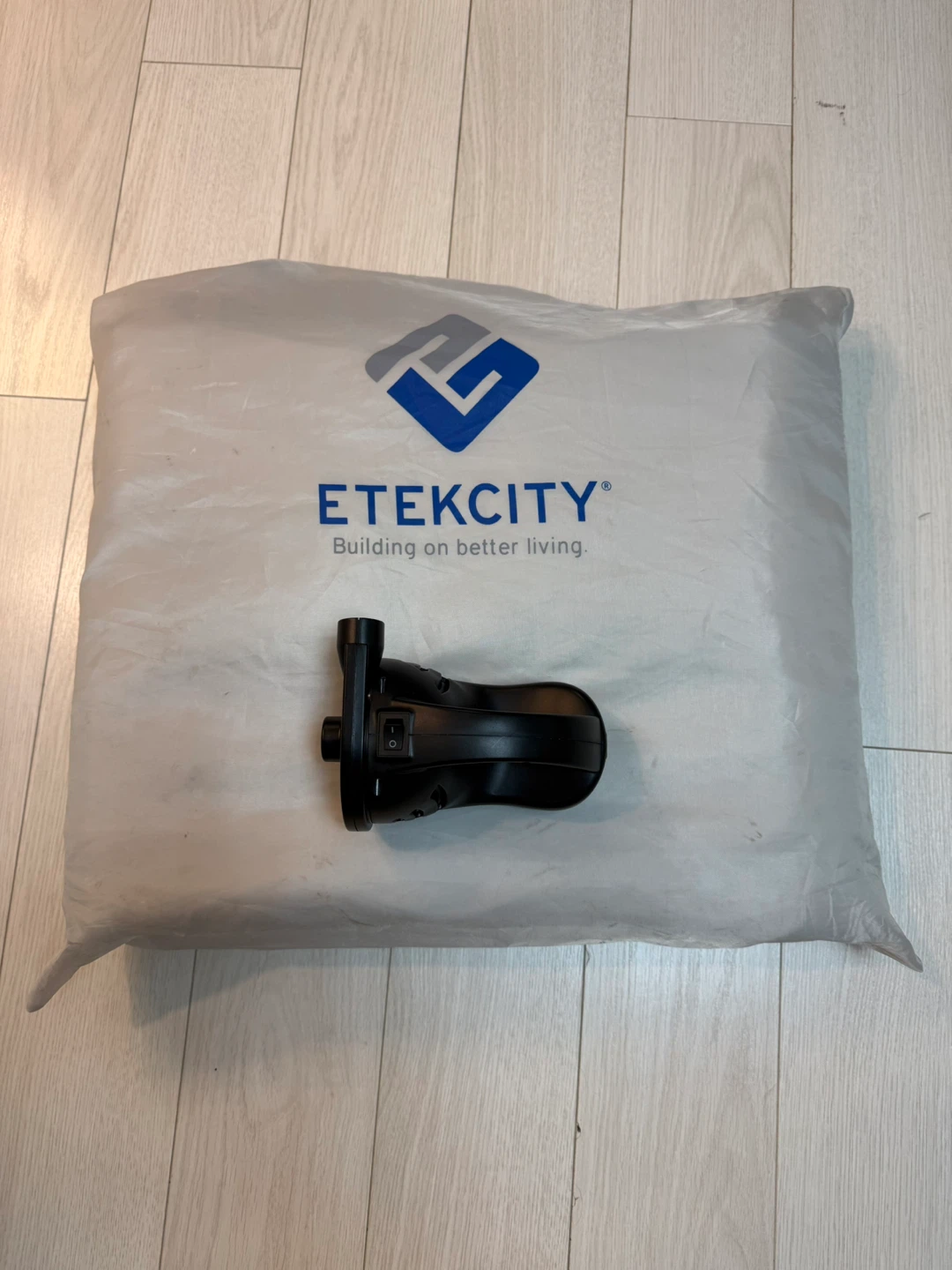 Camping Air Mattress w/ Rechargeable Electric Pump – Like New - photo 3