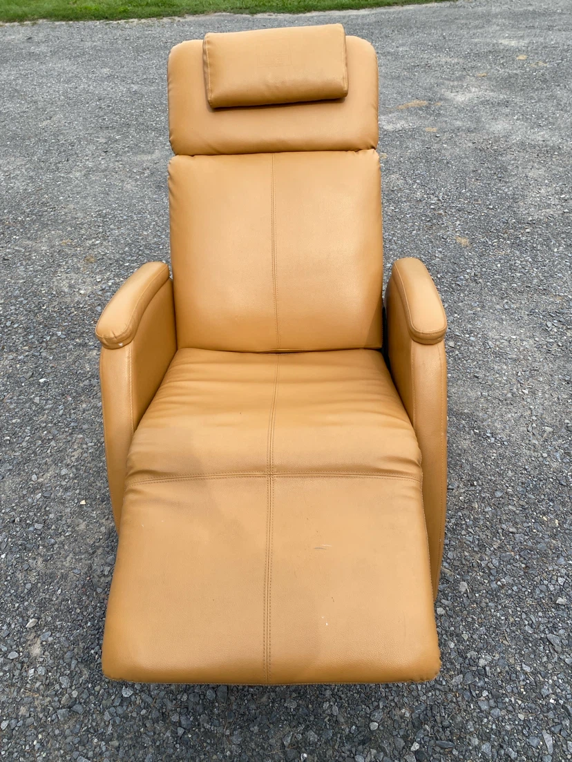 Tony Little DeStress Leather Manual Recliner (CAN DELIVER) - photo 4