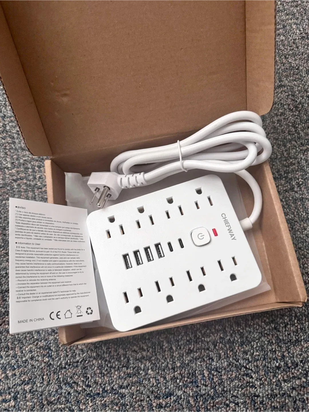 CHIEFWAY White Power Strip with 6 USB Ports