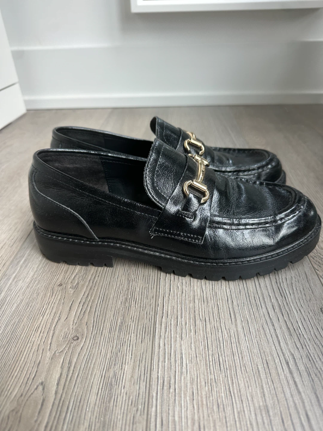 Steve Madden Black Loafers with Gold Bit - photo 4