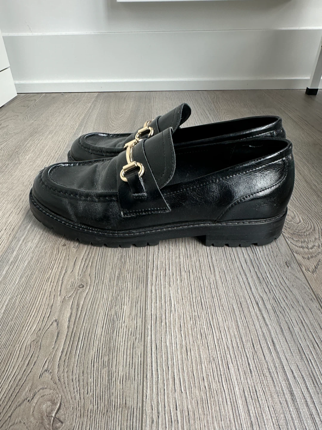 Steve Madden Black Loafers with Gold Bit - photo 5