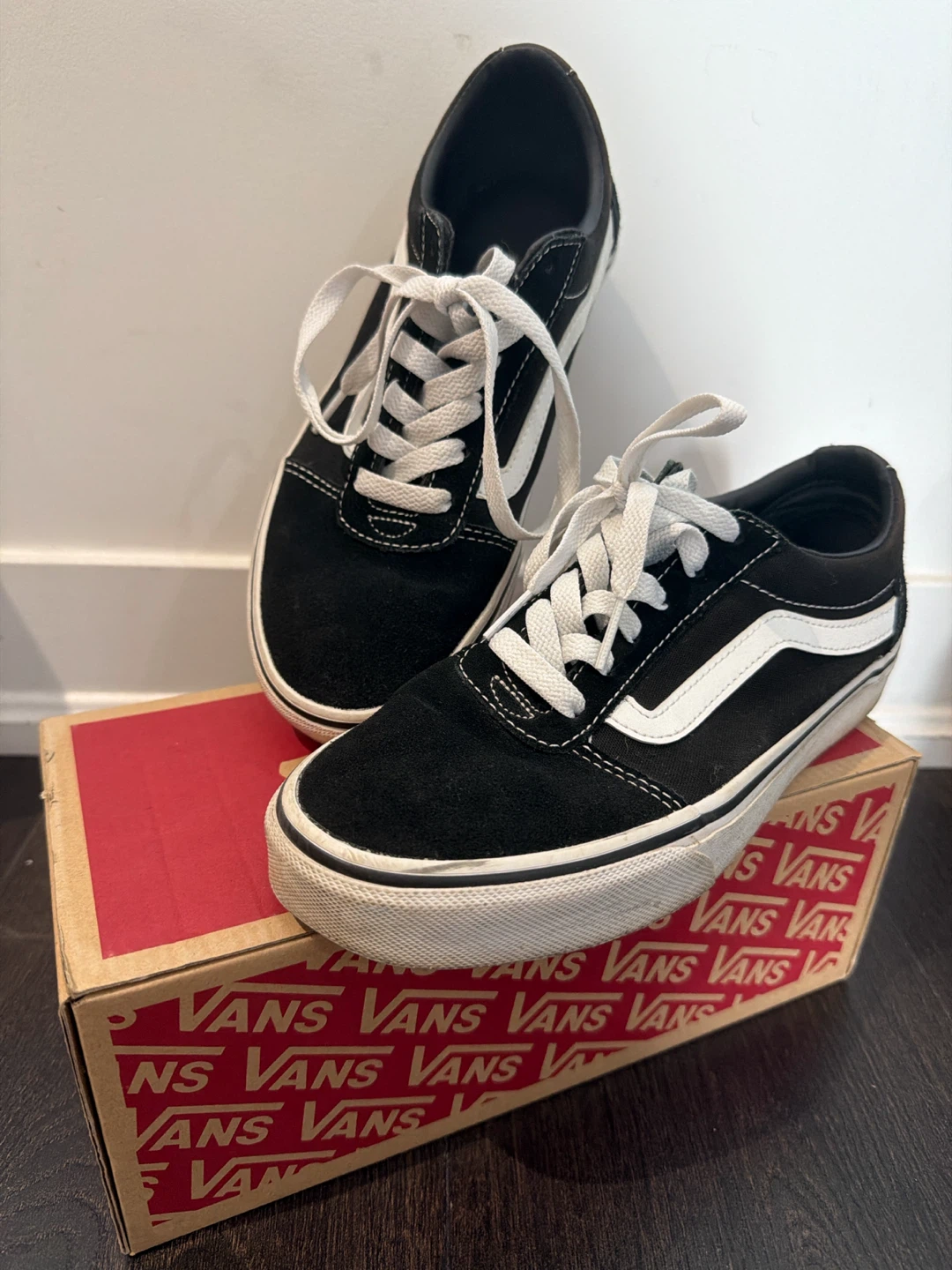 Vans Ward Suede/Canvas Shoes Black/White Women's Size 7